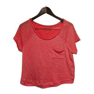 WE THE FREE Shirt Lightweight Size M/M Red Shorter Back‎